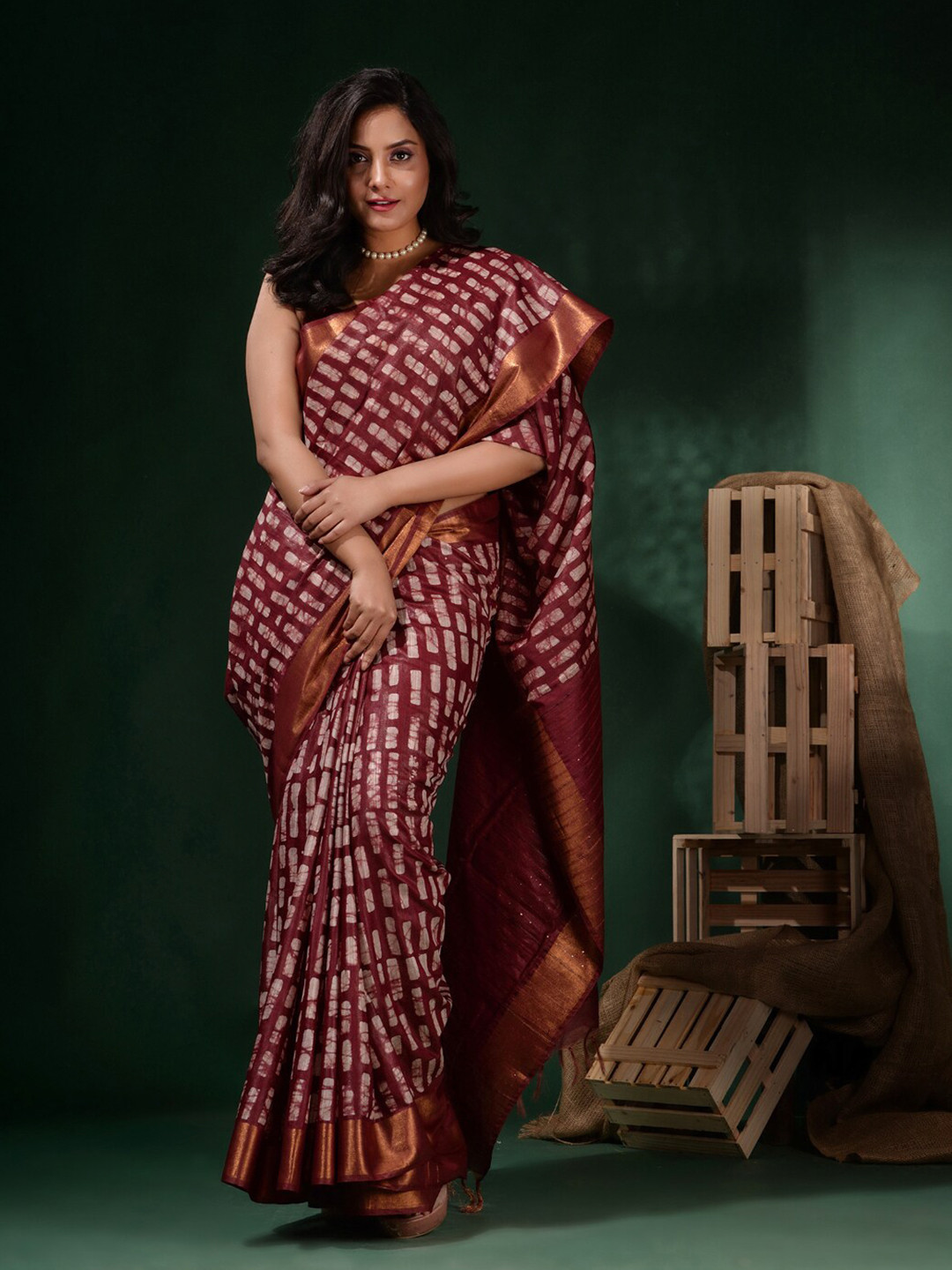 

Charukriti Batik Block Printed Zari Saree, Maroon