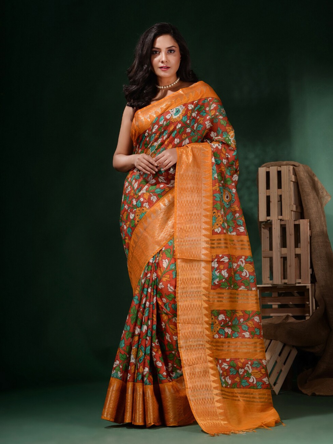 

Charukriti Kalamkari Printed Zari Saree, Red