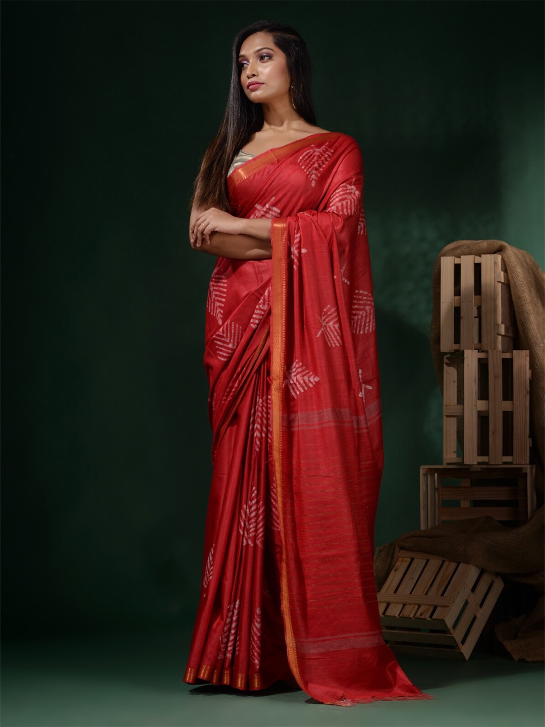 

Charukriti Ethnic Motifs Zari Silk Blend Block Print Saree, Red