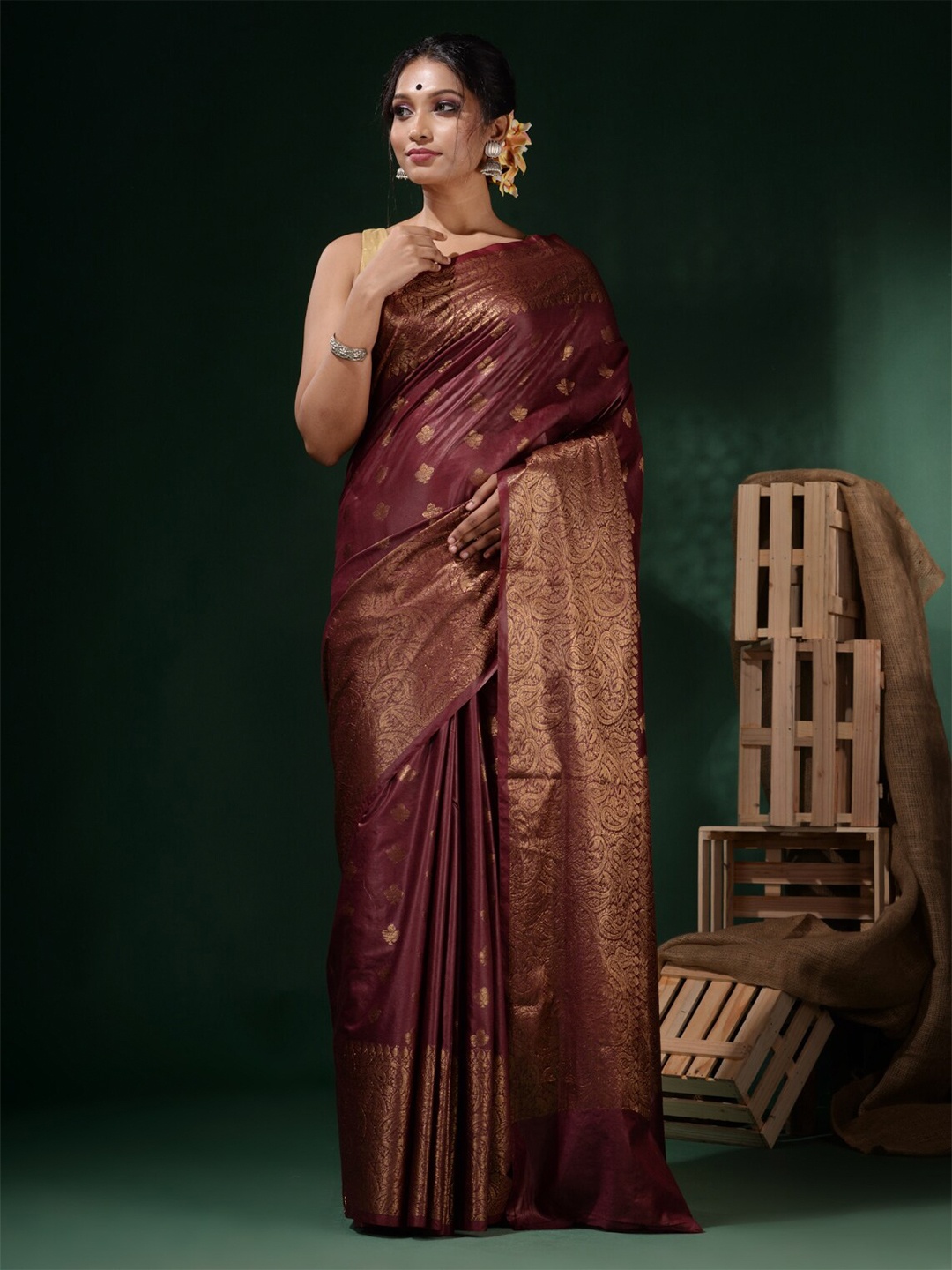 

Charukriti Woven Design Zari Silk Blend Saree, Maroon