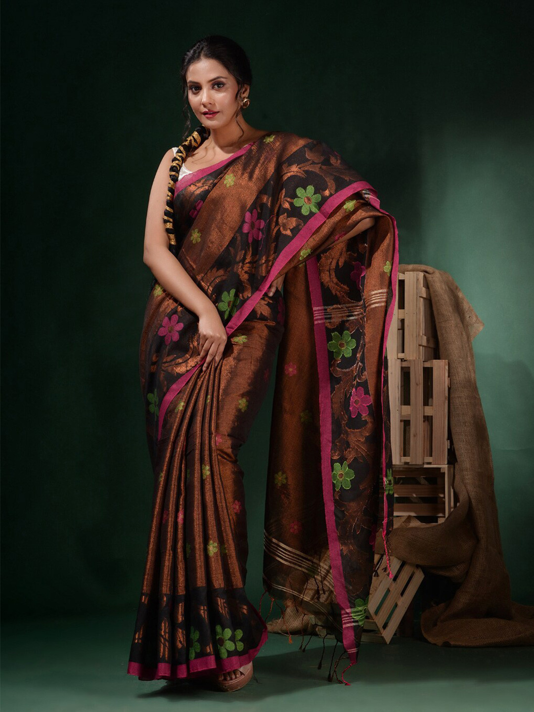 

Charukriti Floral Woven Design Zari Tissue Saree, Copper