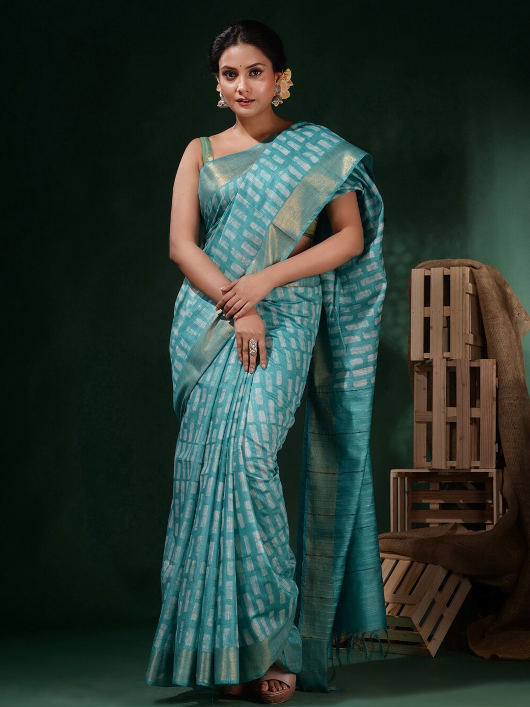 

Charukriti Geometric Printed Zari Silk Blend Saree, Sea green