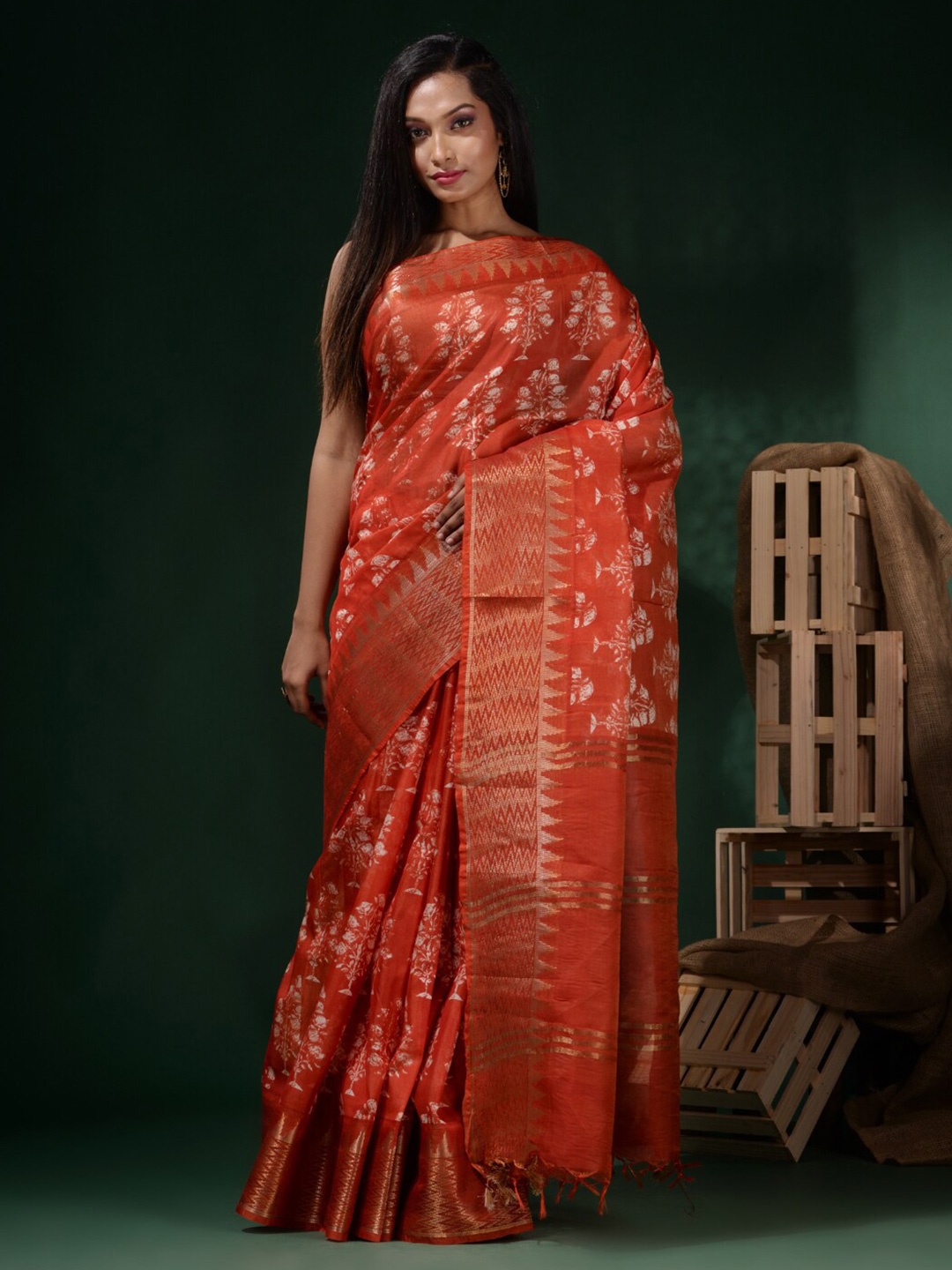 

Charukriti Ethnic Motifs Printed Zari Block Print Saree, Rust