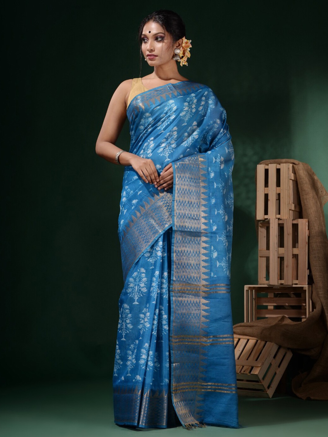 

Charukriti Ethnic Motifs Printed Zari Saree, Blue
