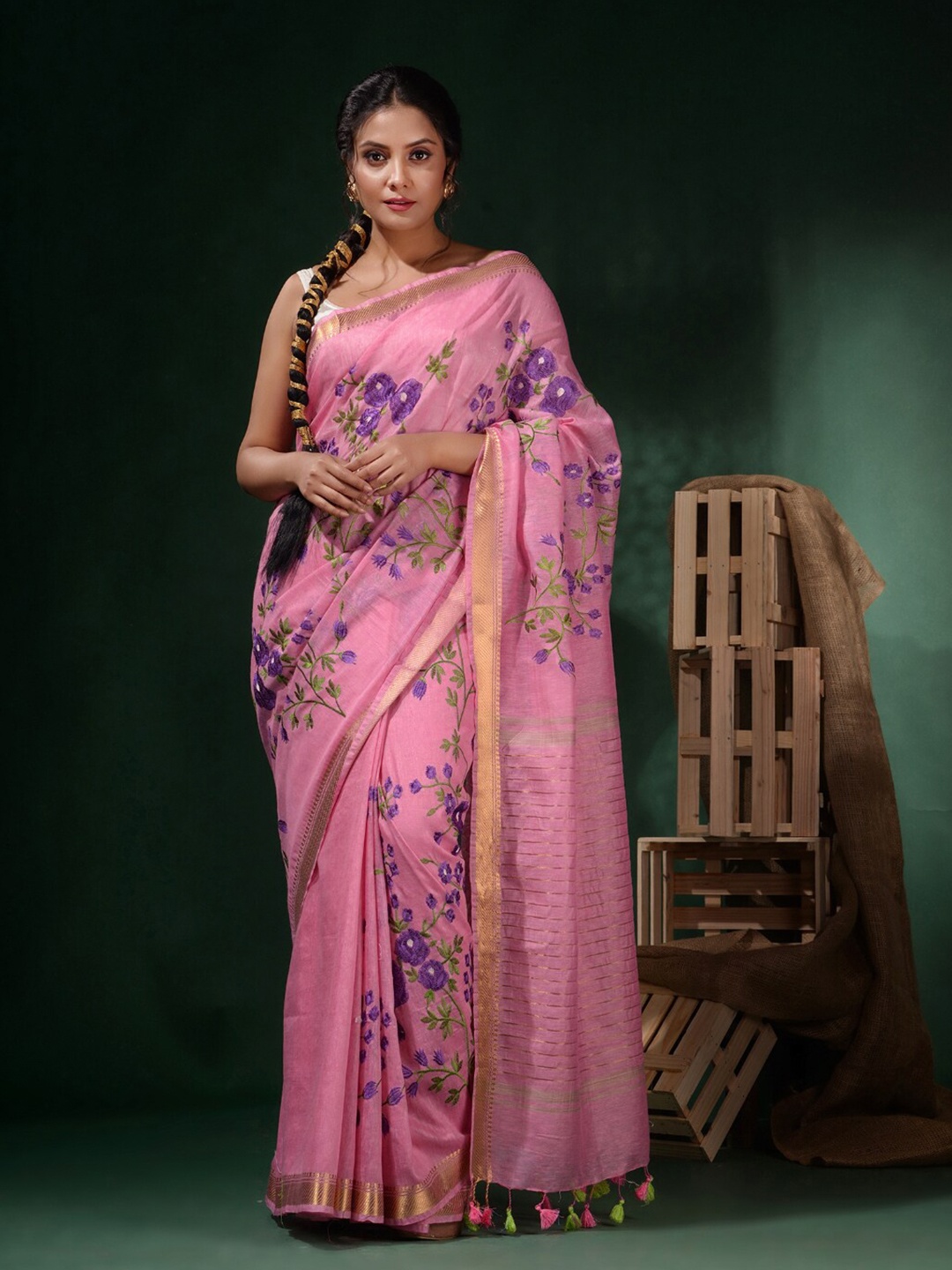 

Charukriti Floral Woven Design Zari Saree, Pink