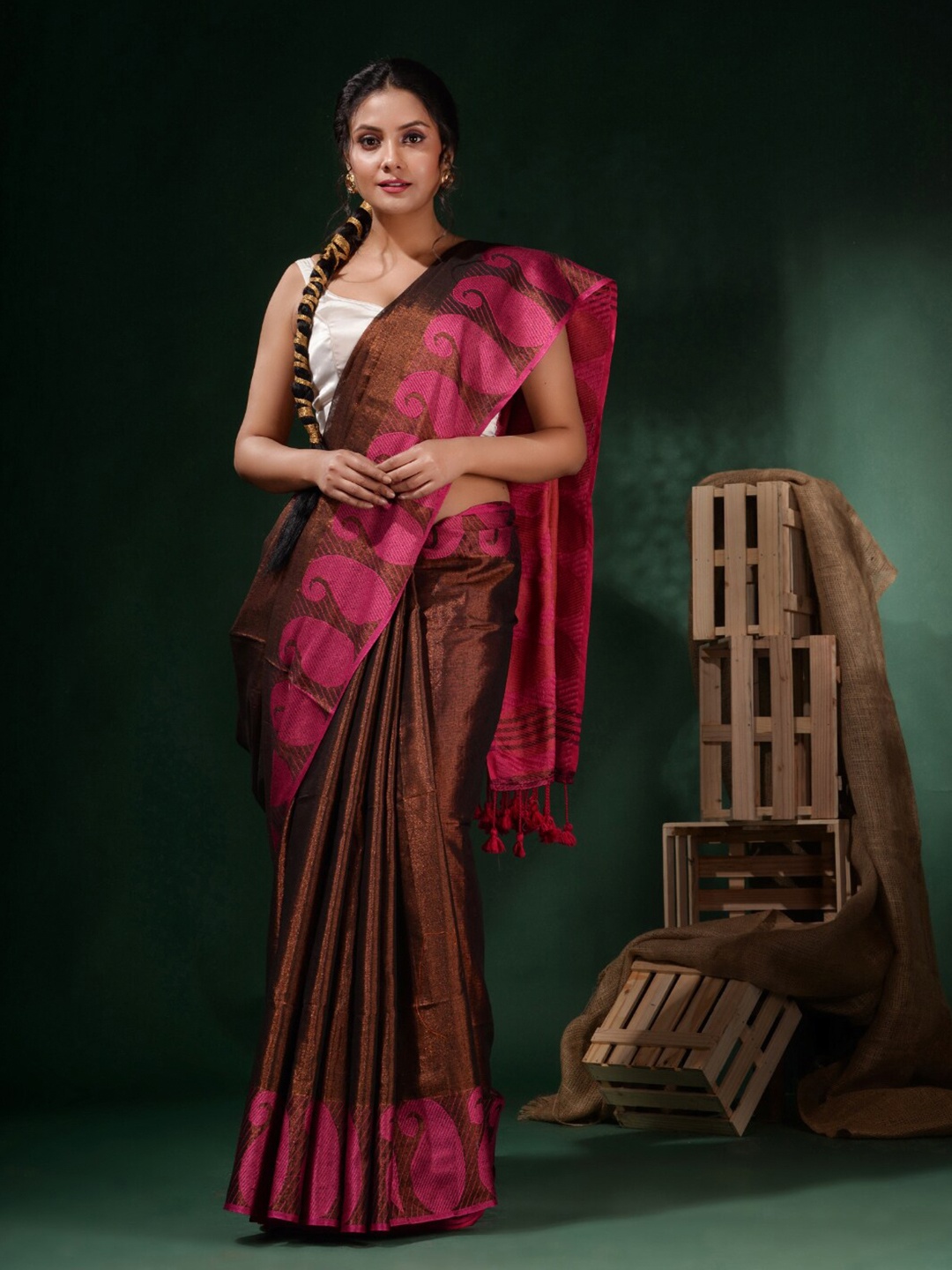 

Charukriti Paisley Woven Design Saree, Copper
