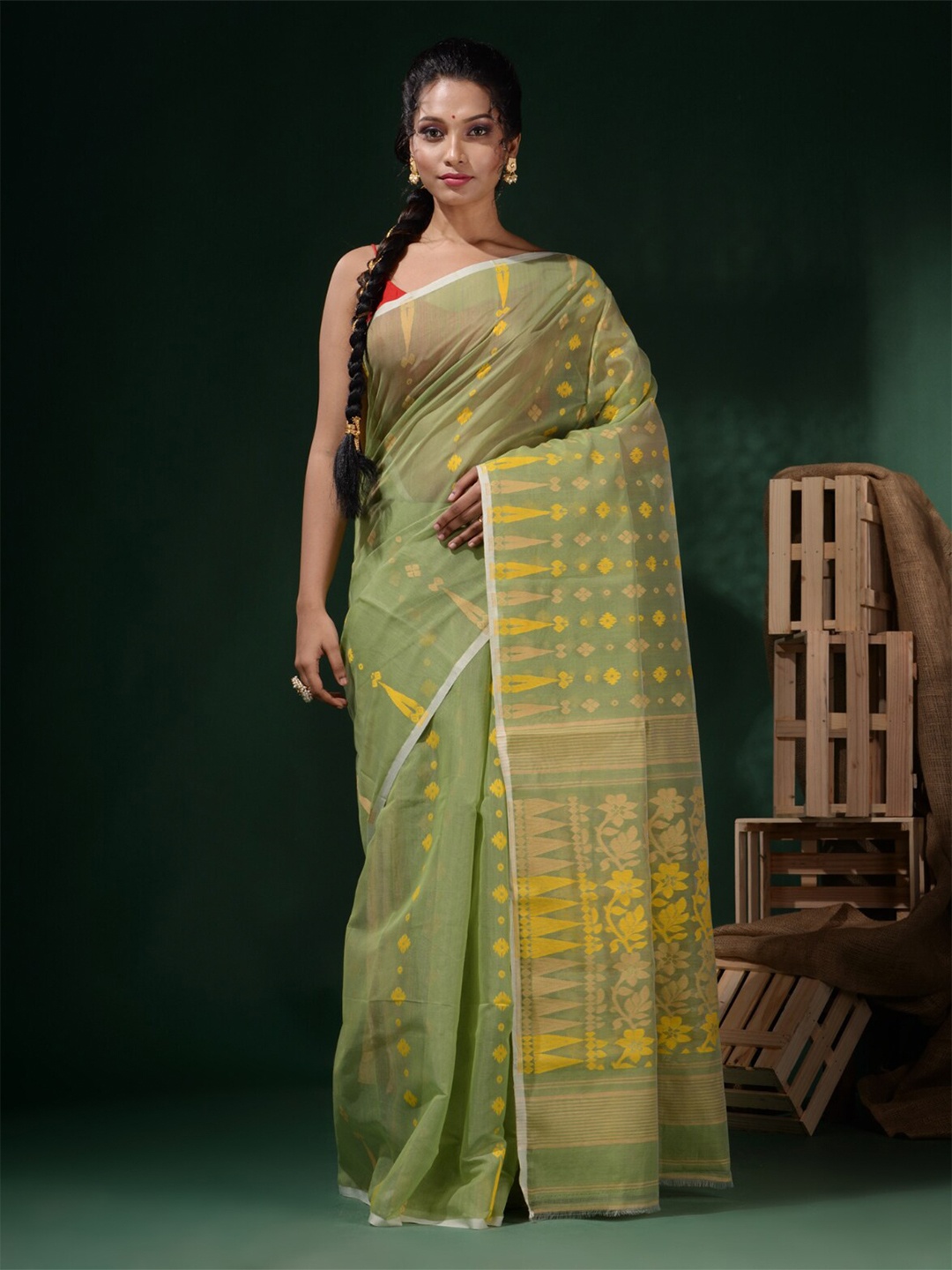 

Charukriti Ethnic Motifs Woven Design Pure Cotton Jamdani Saree, Green