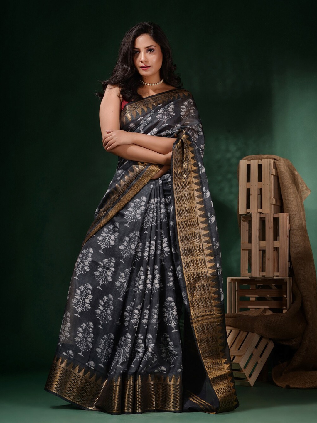 

Charukriti Floral Printed Zari Block Print Saree, Black