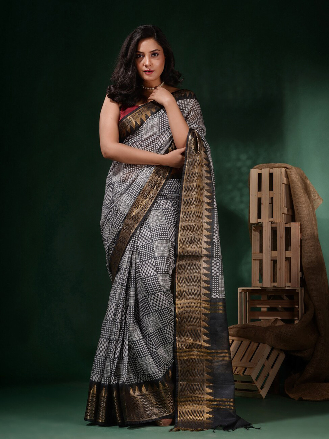 

Charukriti Ethnic Motifs Printed Zari Block Print Saree, Black