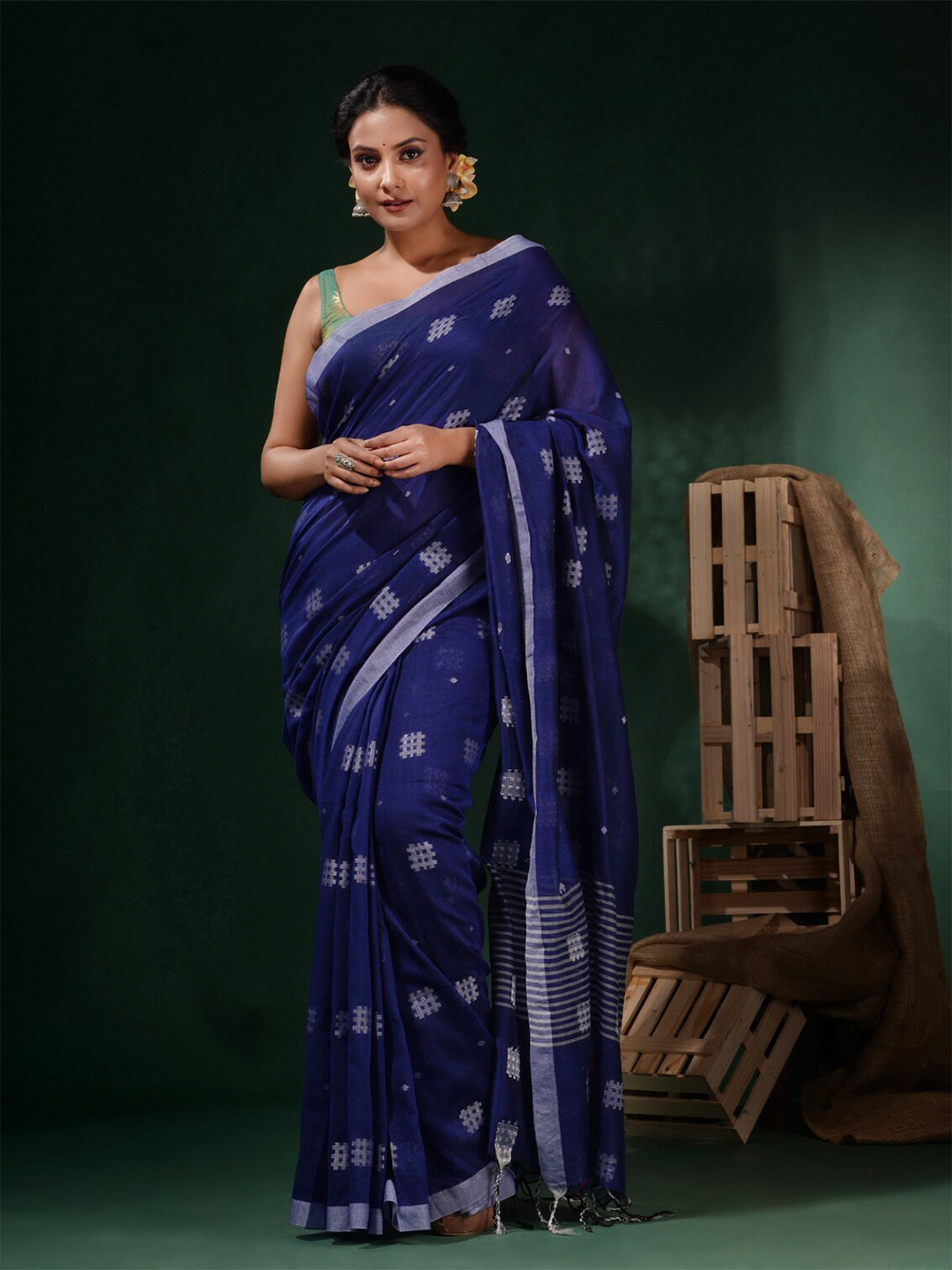

Charukriti Geometric Woven Design Pure Cotton Saree, Blue