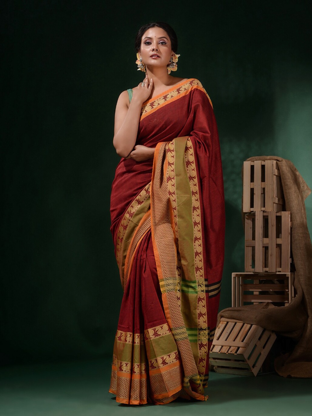 

Charukriti Ethnic Motifs Woven Design Border Tasseled Pure Cotton Saree, Maroon