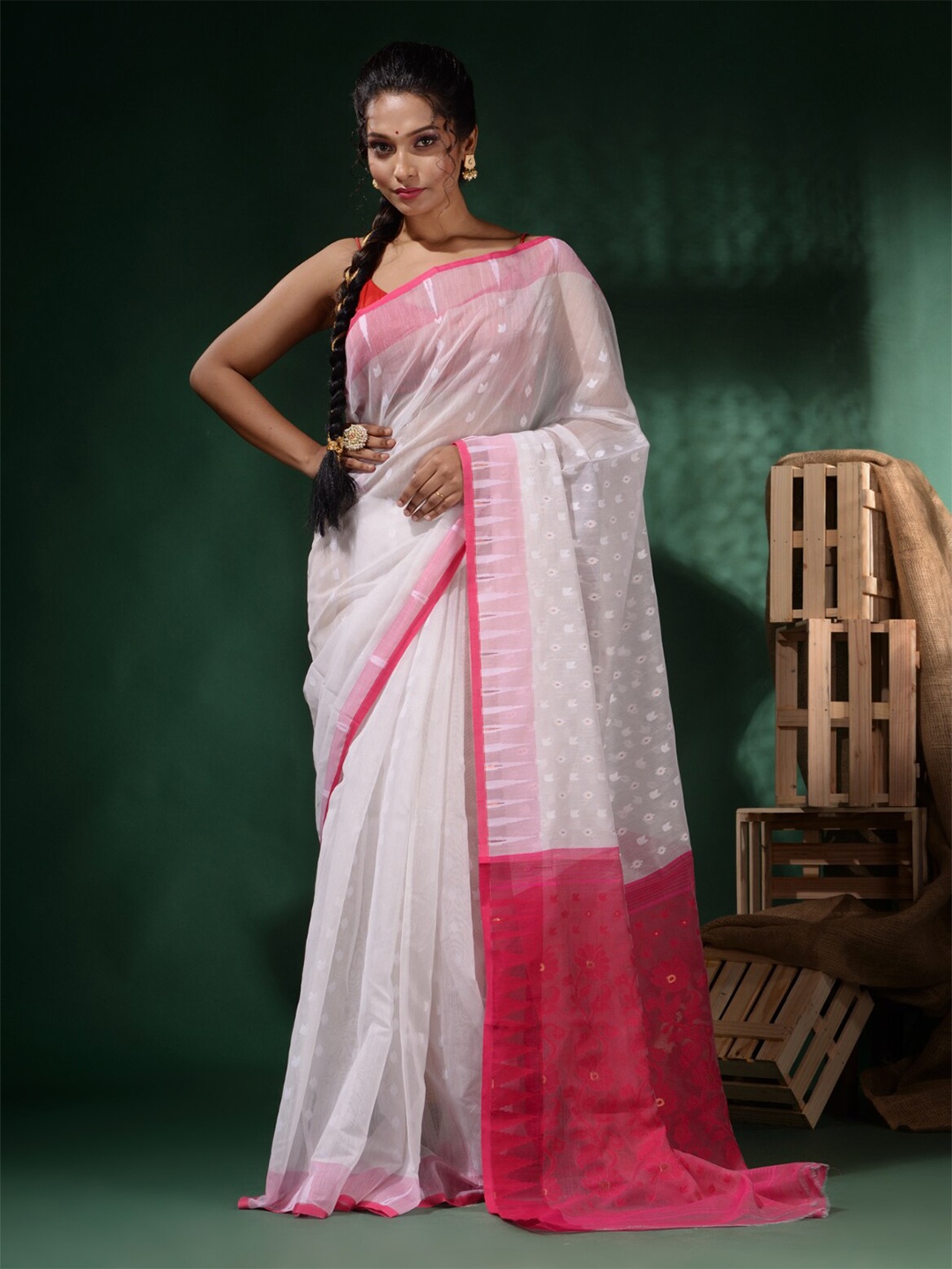 

Charukriti Floral Woven Design Zari Pure Cotton Jamdani Saree, White