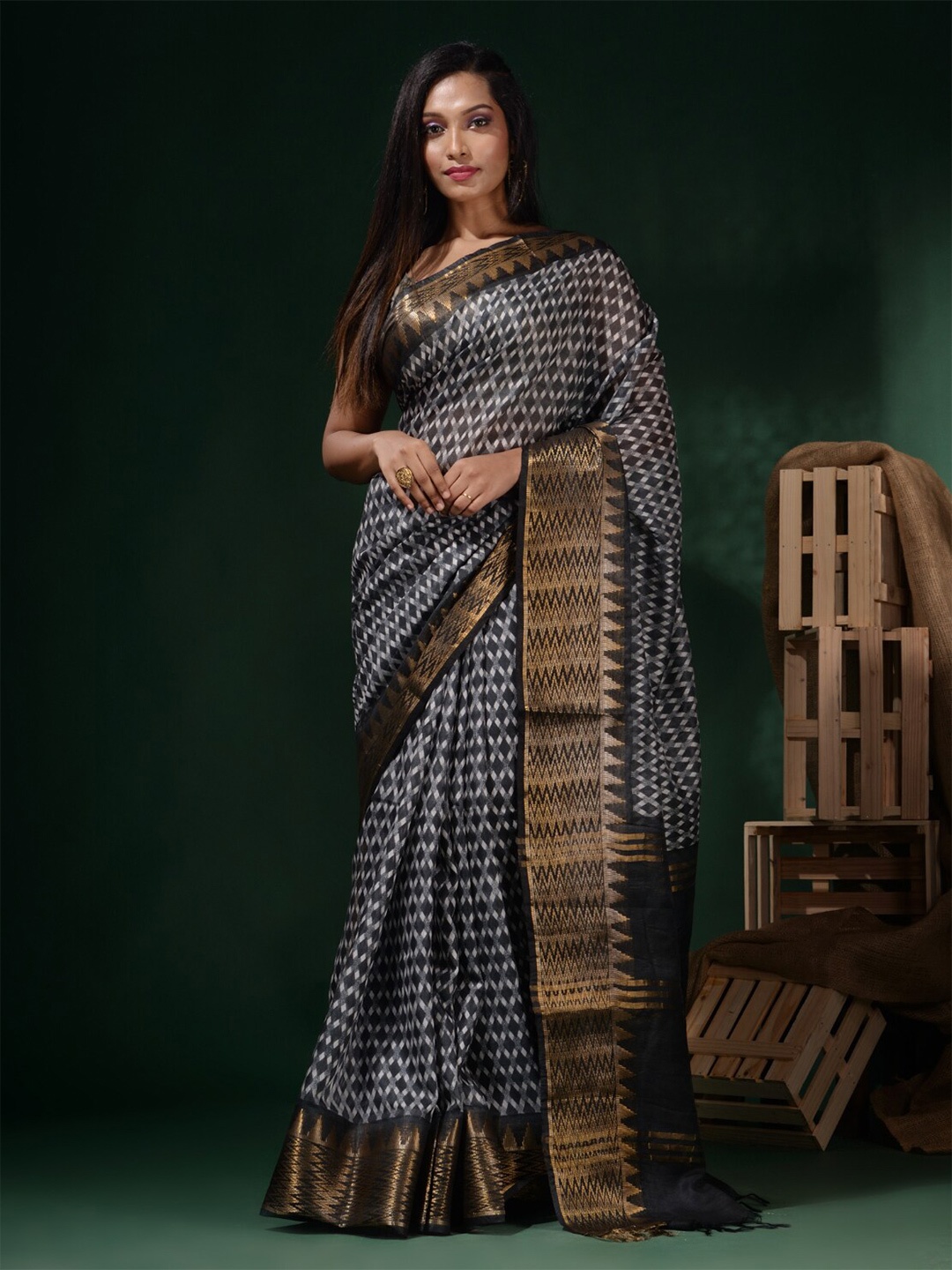 

Charukriti Checked Zari Saree, Black