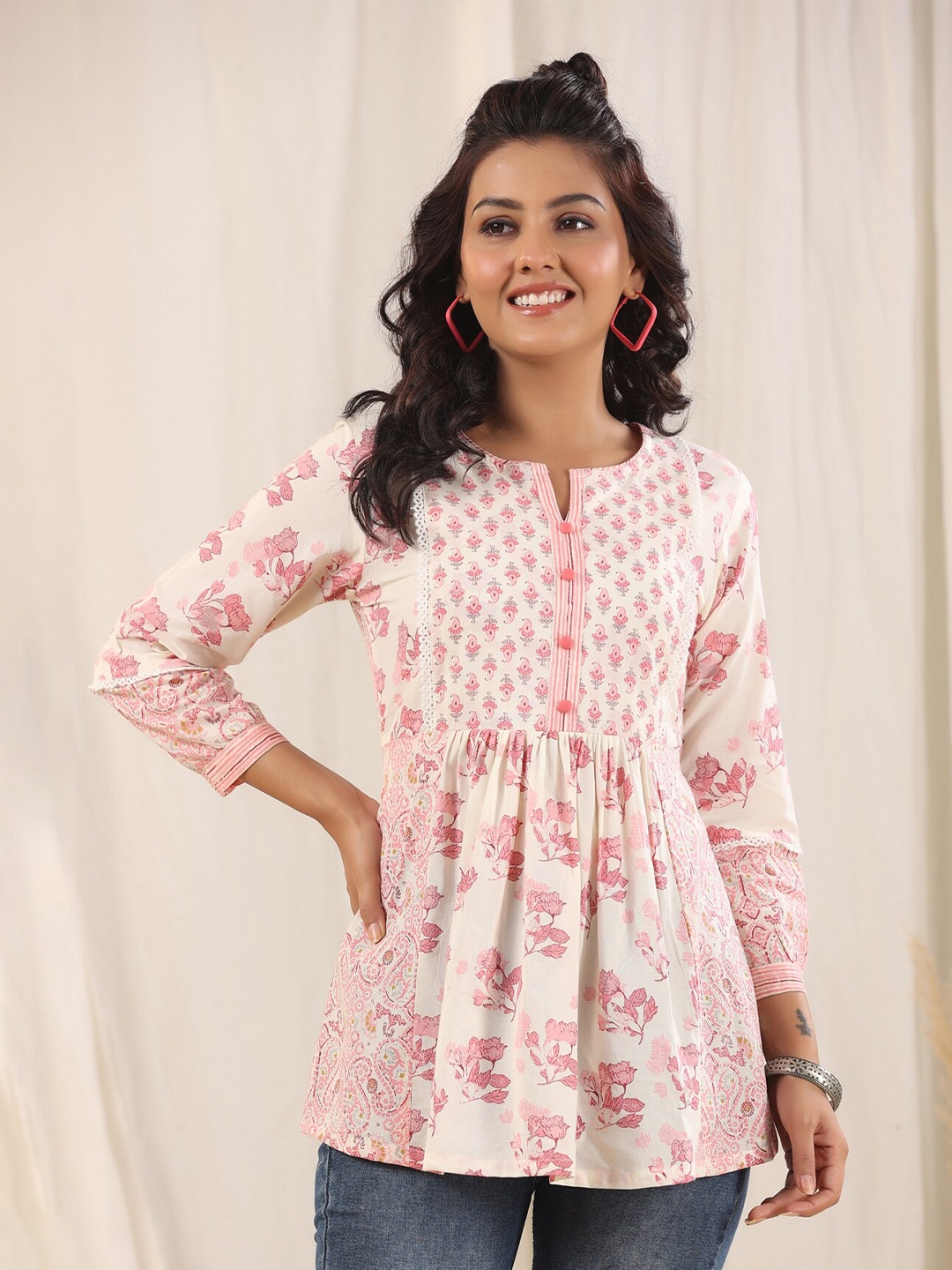 

Rain & Rainbow Ethnic Motifs Printed Pure Cotton Kurti, Peach