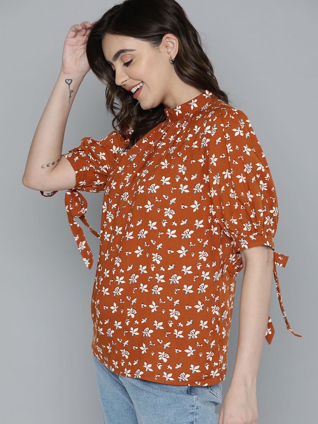 

Mast & Harbour Cut-Out & Tie-Up Detail Floral Printed Top, Rust