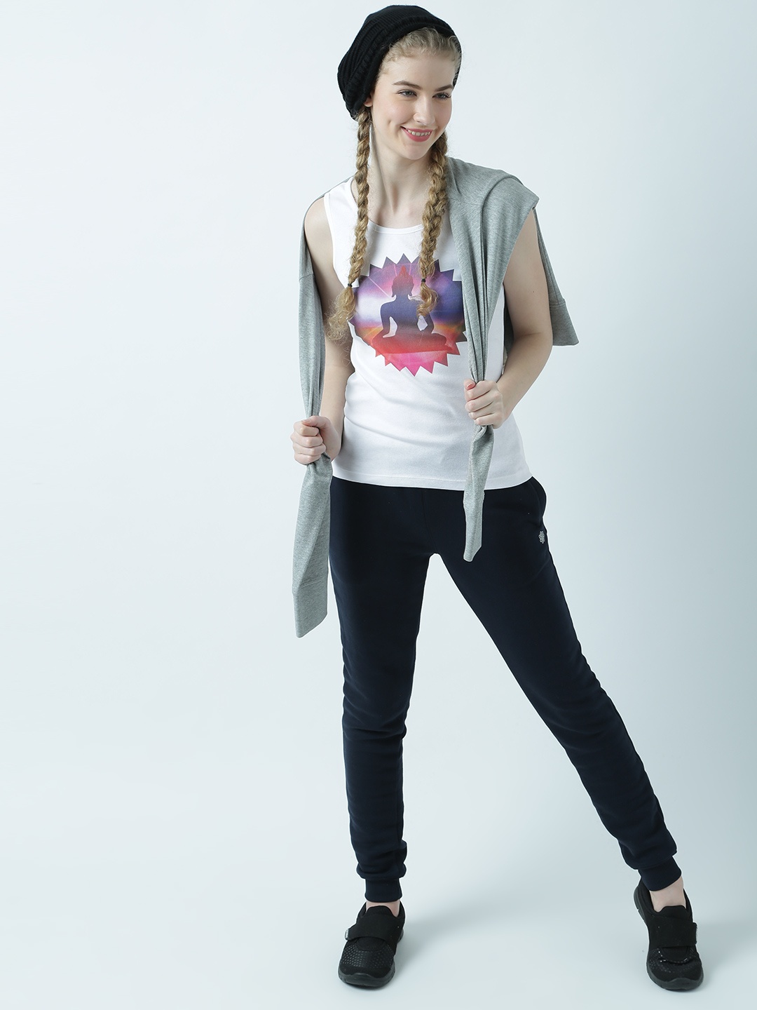 

Huetrap Women White Printed Tank Pure Cotton Top