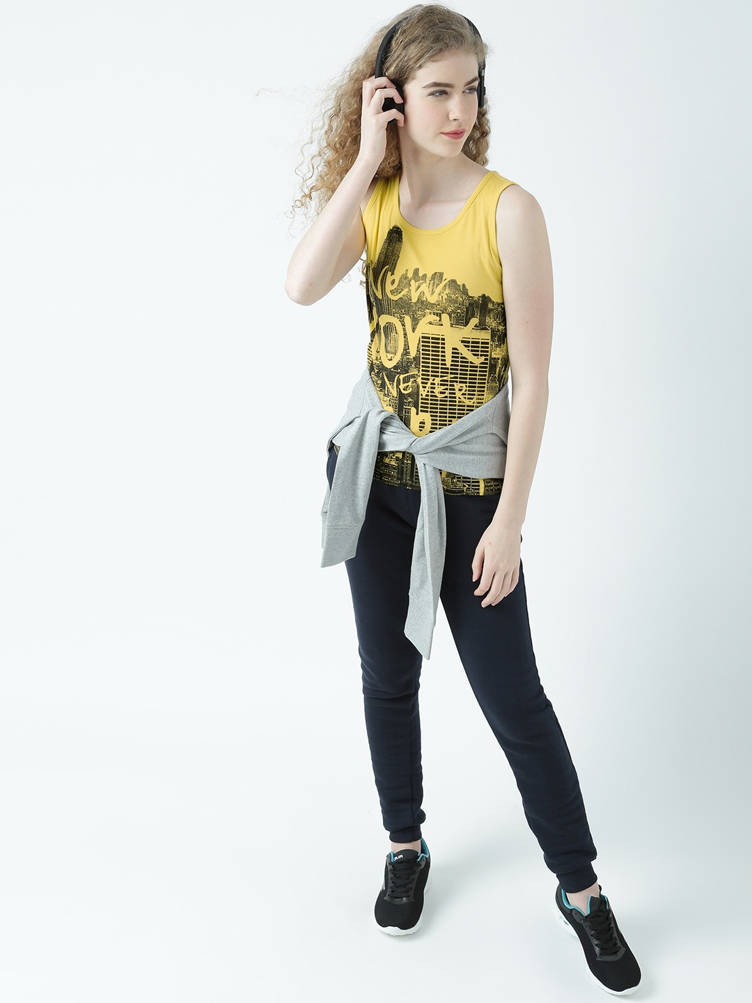 

Huetrap Women Yellow Printed Tank Pure Cotton Top