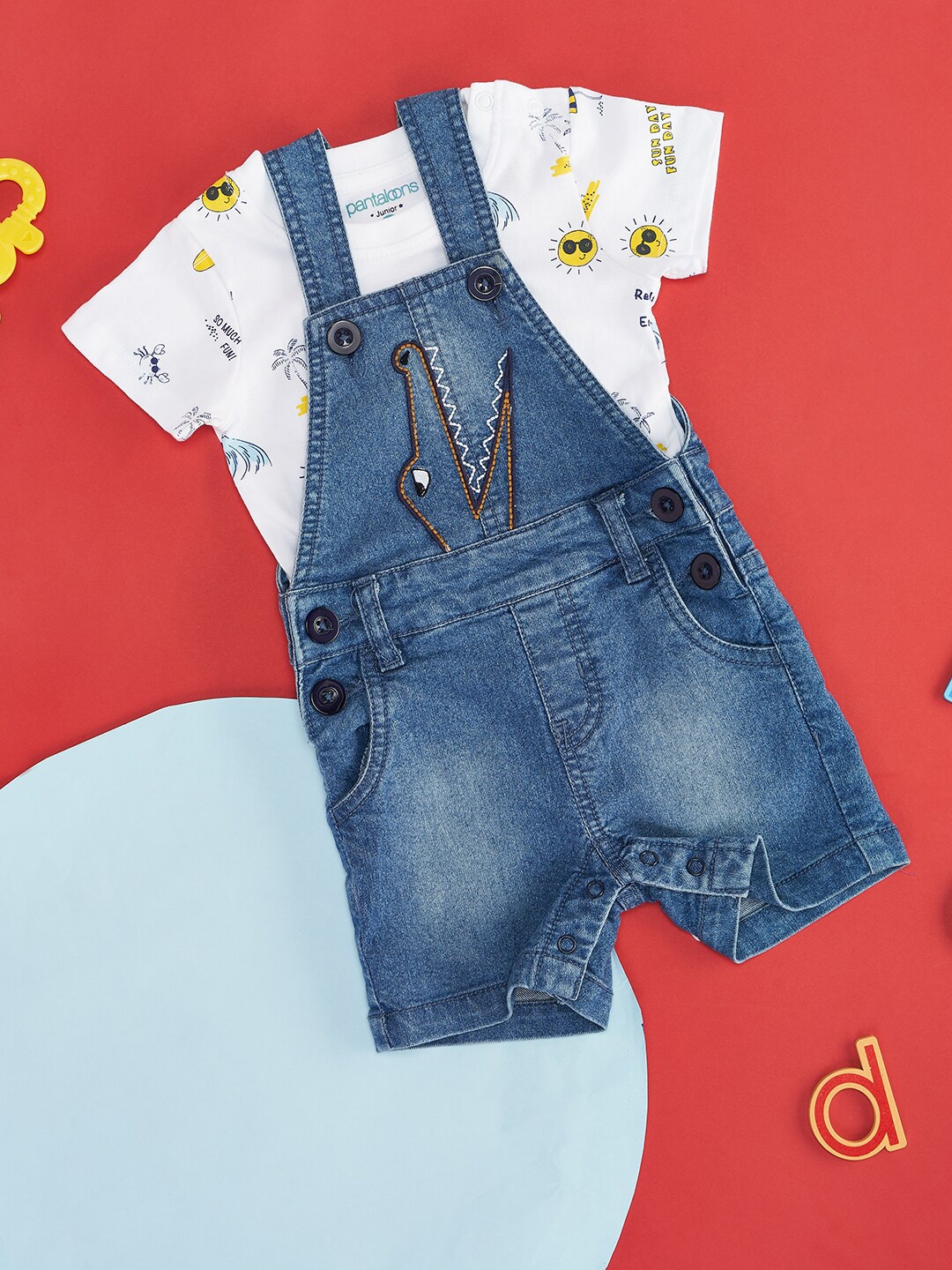 

Pantaloons Baby Infant Boys Cotton Dungaree With Printed T-Shirt, Blue