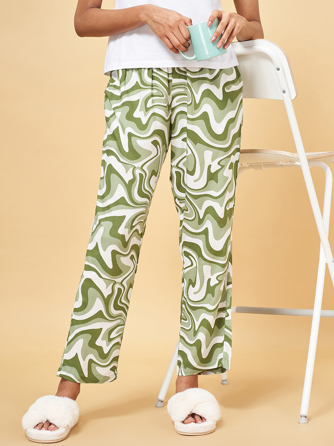 

Dreamz by Pantaloons Women Abstract Printed Lounge Pants, Olive