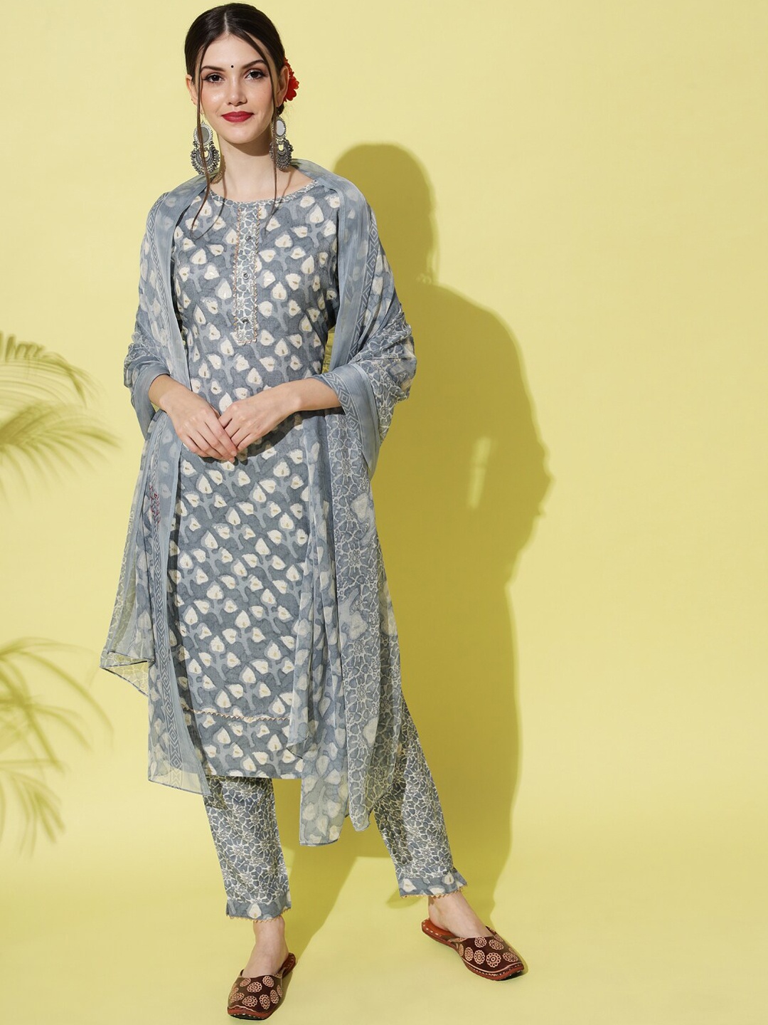 

KALINI Ethnic Motifs Printed Regular Gotta Patti Kurta with Trousers & Dupatta, Grey