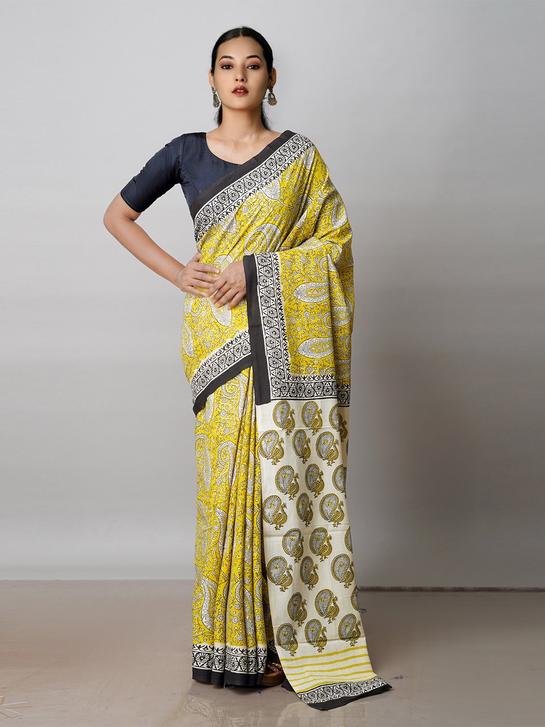 

Unnati Silks Paisley Printed Silk Cotton Bagru Saree, Green