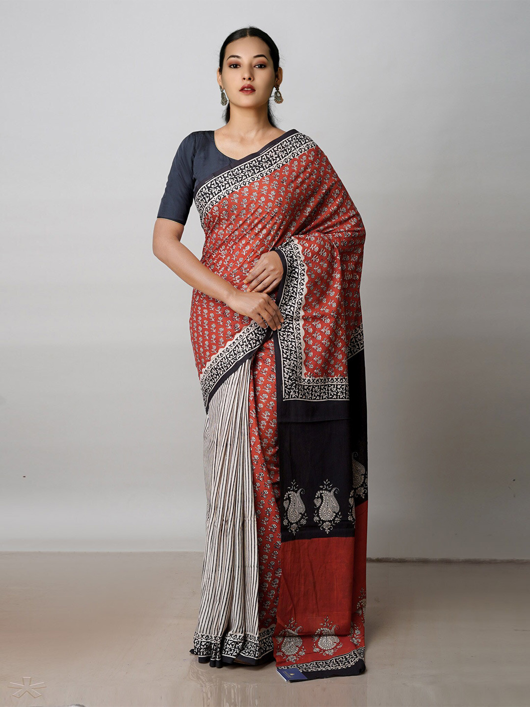 

Unnati Silks Ethnic Motifs Printed Silk Cotton Bagru Saree, Red