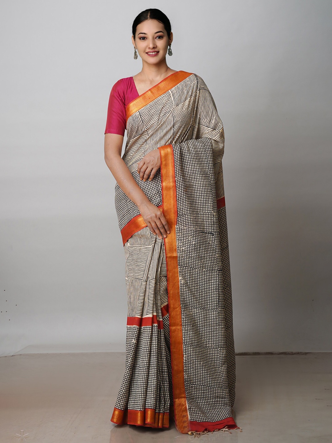 

Unnati Silks Geometric Printed Zari Silk Cotton Mangalagiri Saree, Cream