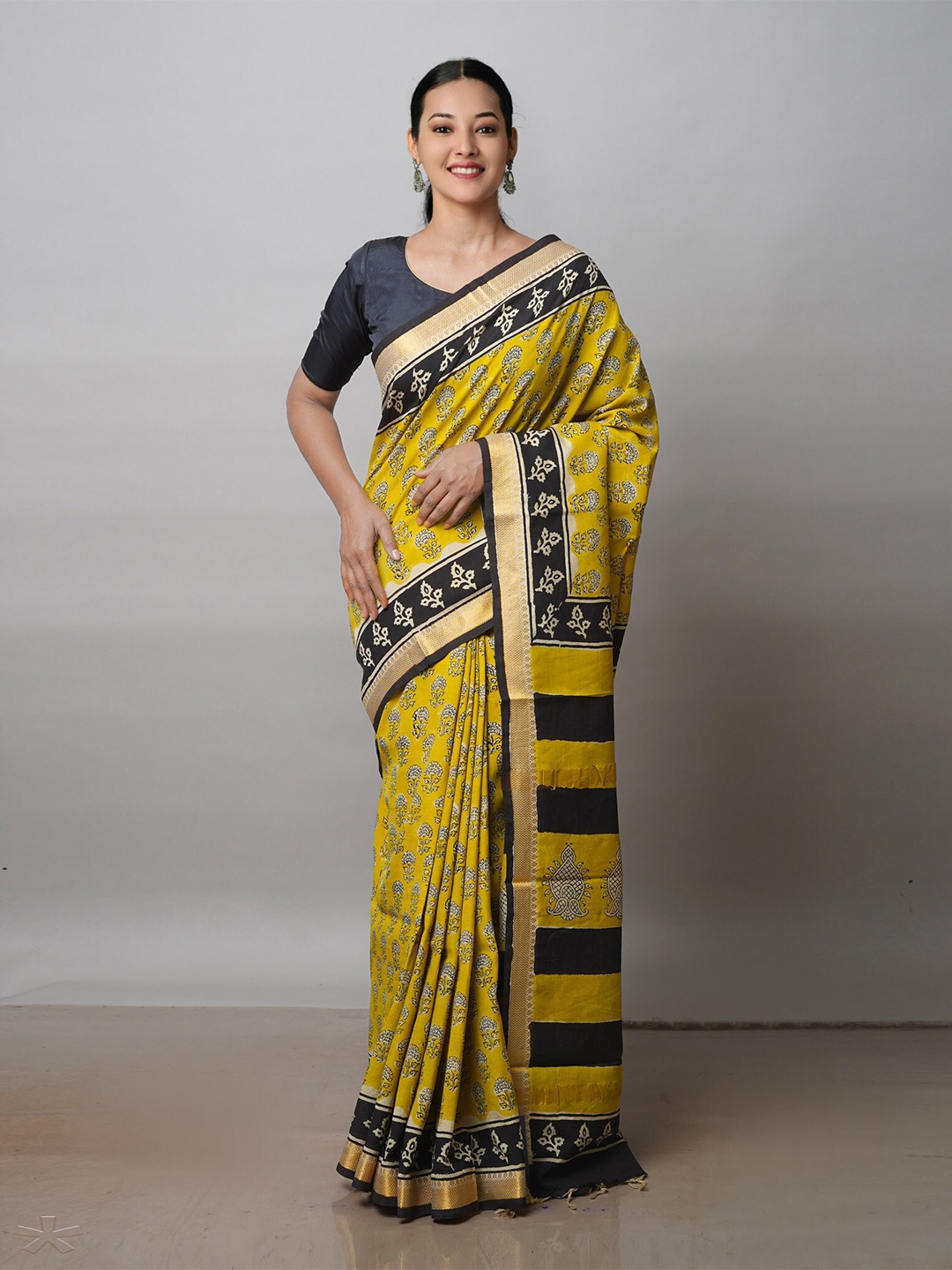 

Unnati Silks Floral Printed Zari Silk Cotton Mangalagiri Saree, Yellow