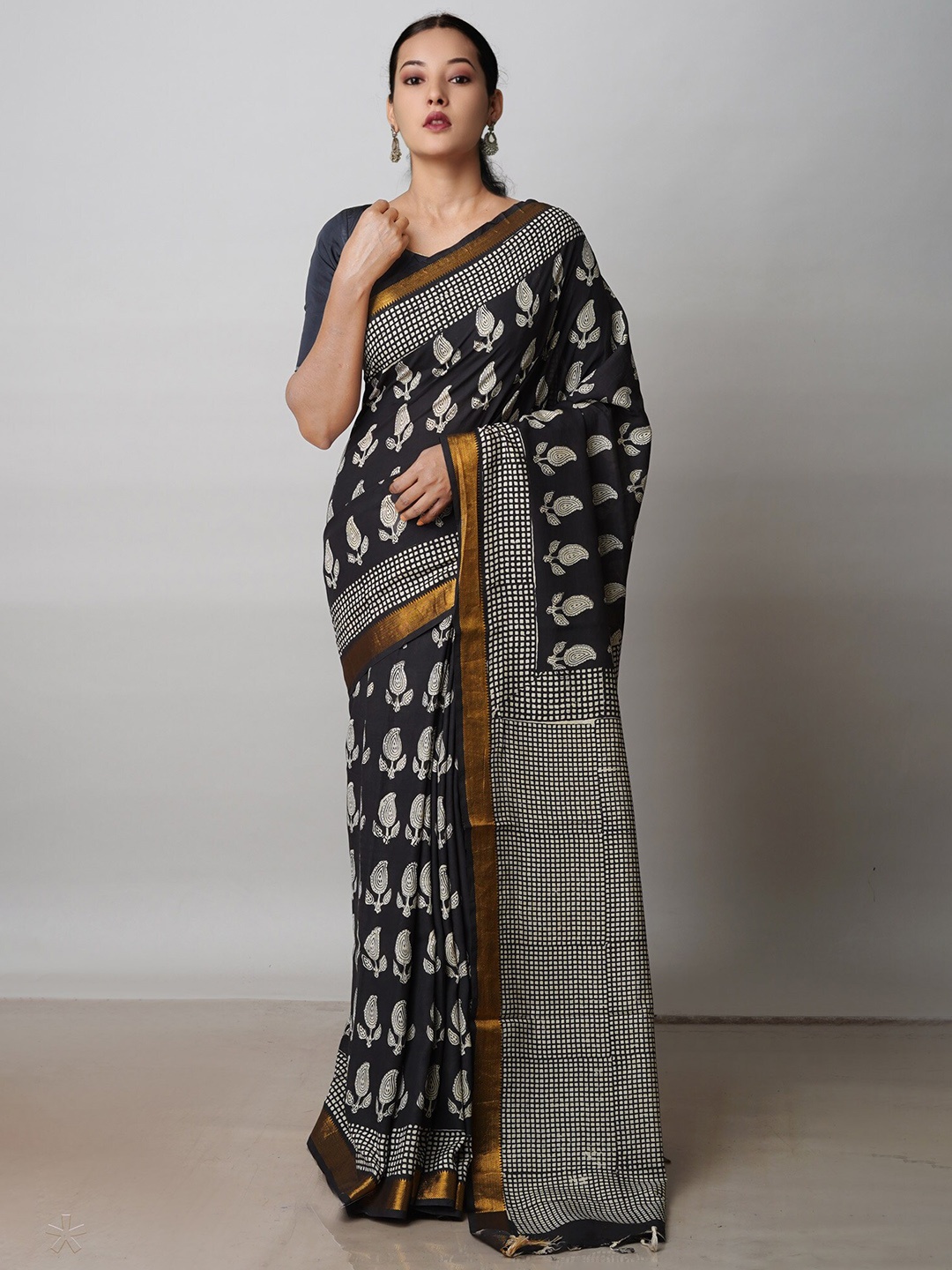 

Unnati Silks Floral Zari Silk Cotton Mangalagiri Saree, Black