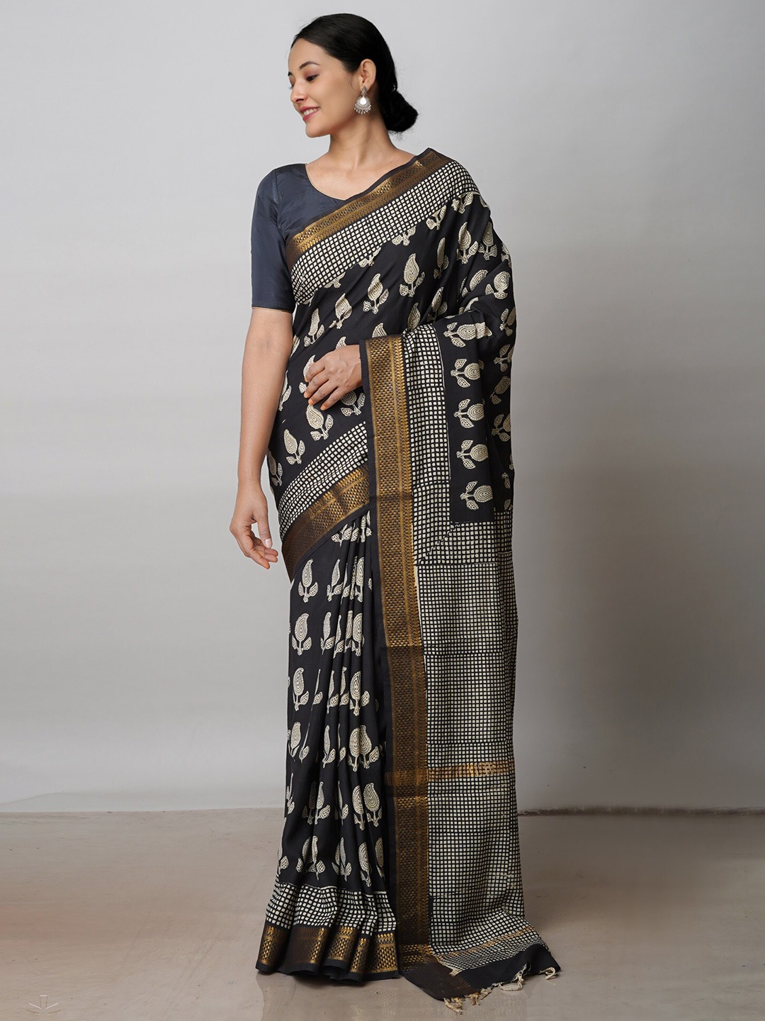 

Unnati Silks Paisley Printed Zari Silk Cotton Mangalagiri Saree, Black