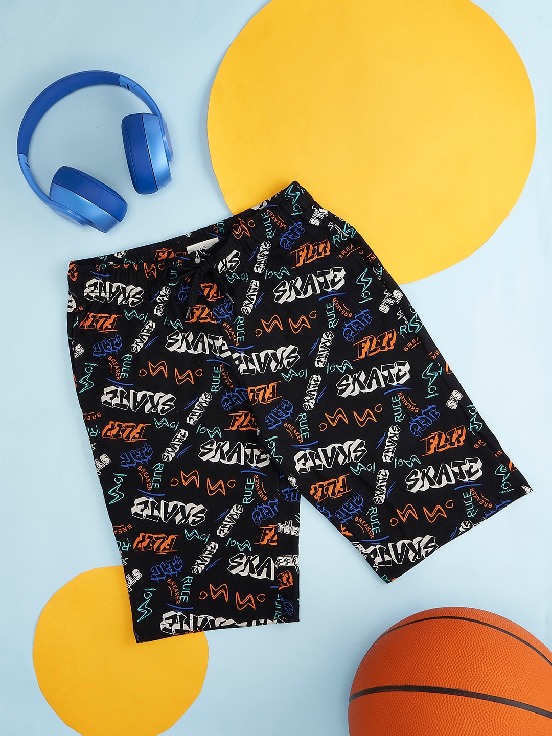 

Pantaloons Junior Boys Mid-Rise Typography Printed Cotton Shorts, Black