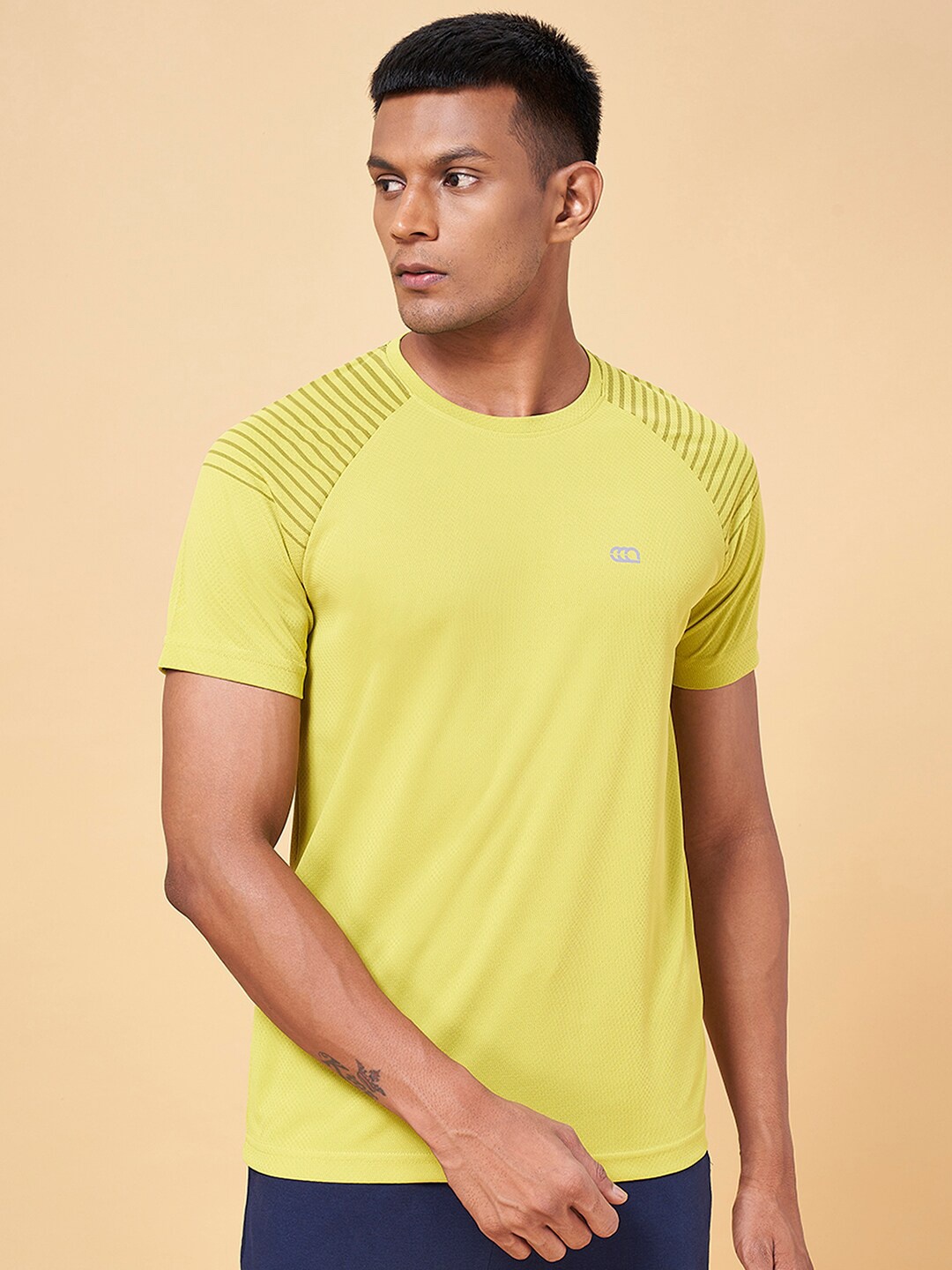 

Ajile by Pantaloons Raglan Sleeves Slim Fit Sports T-shirt, Green