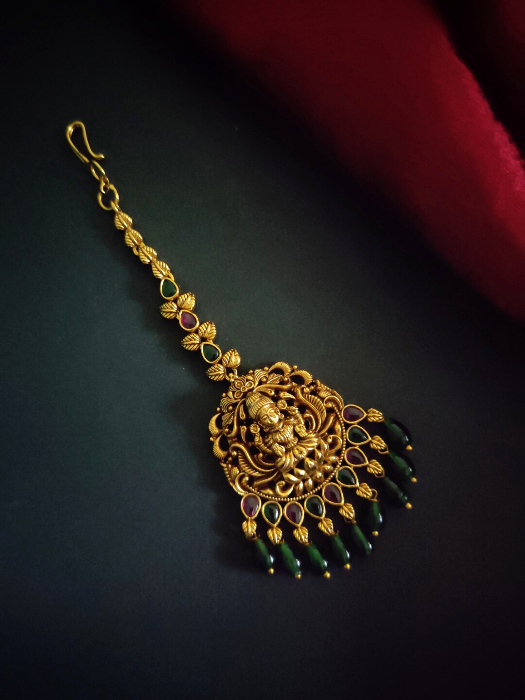 

Pihtara Jewels Gold-Plated Stone Studded & Beaded Temple Maang Tikka