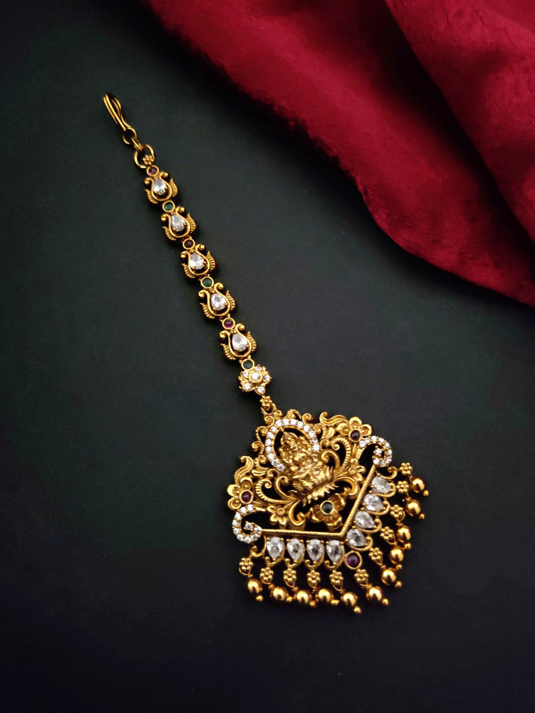 

Pihtara Jewels Gold-Plated Stone Studded Maang Tikka