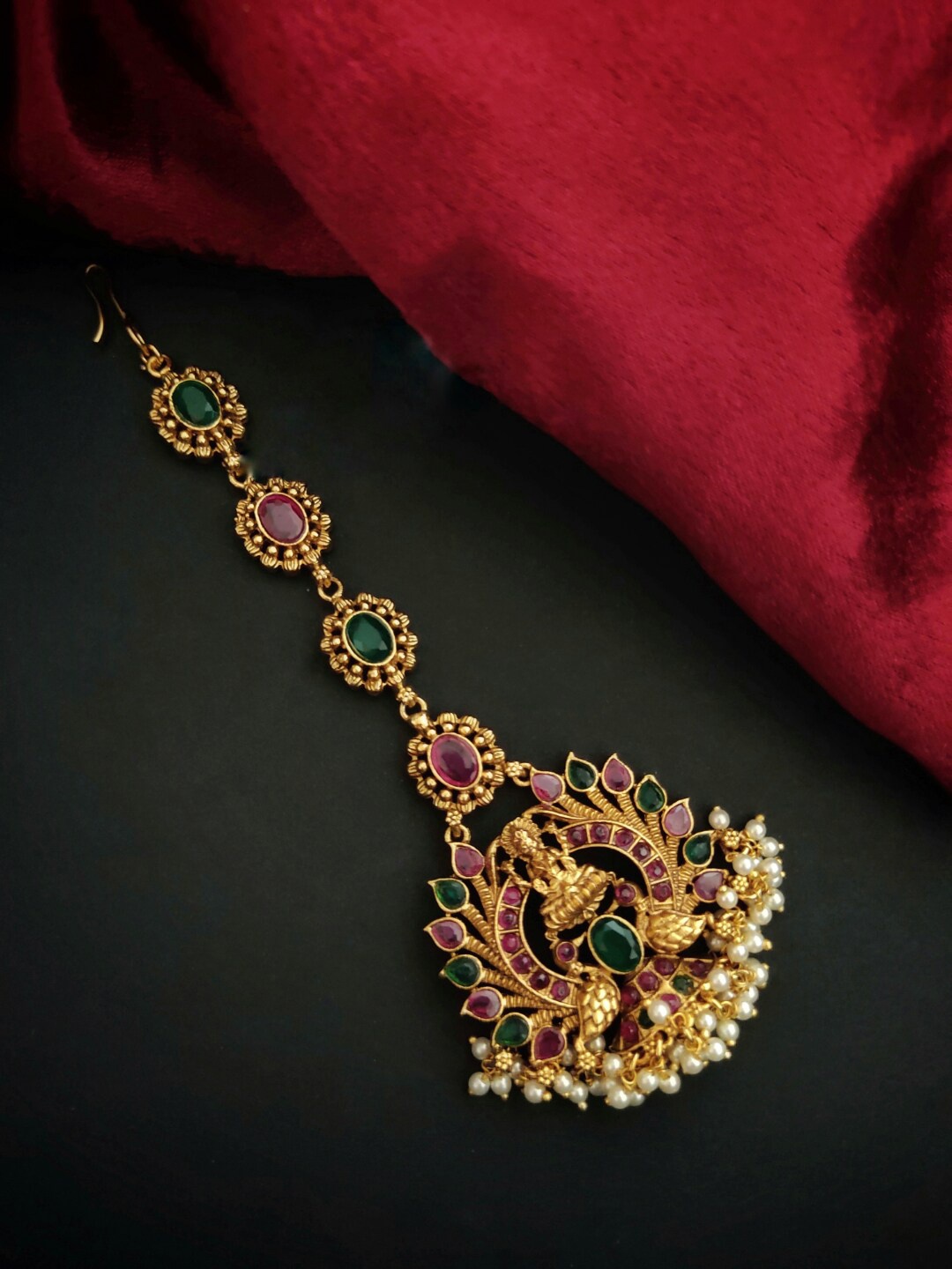 

Pihtara Jewels Gold-Plated Temple Stone Studded Maang Tika