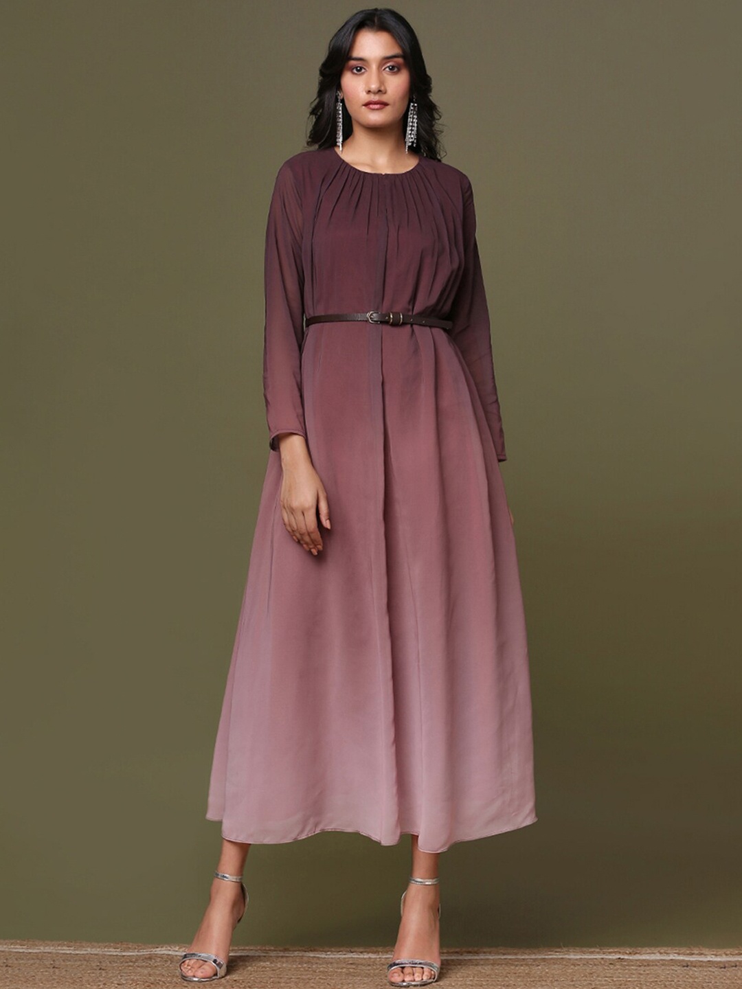 

Marigold Lane Ombre Round Neck Long Sleeves Maxi Dress With Belt, Maroon