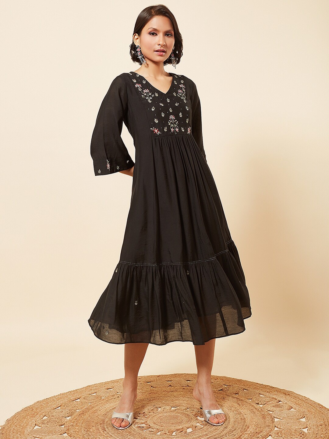 

Marigold Lane Black Tie-Up Neck Puff Sleeve A-Line Midi Dress