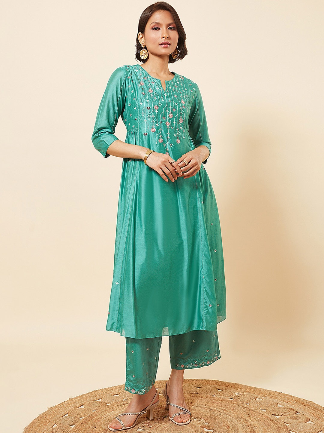 

Marigold Lane Embroidered Pleated Kurta With Trousers, Green