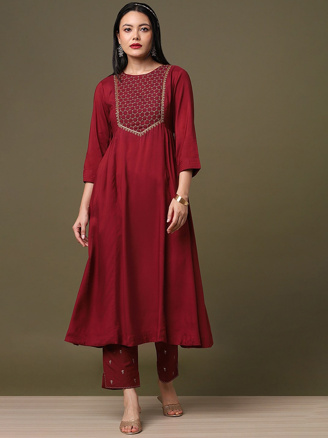 

Marigold Lane Yoke Design Flared Sleeves Thread Work Kurta, Maroon