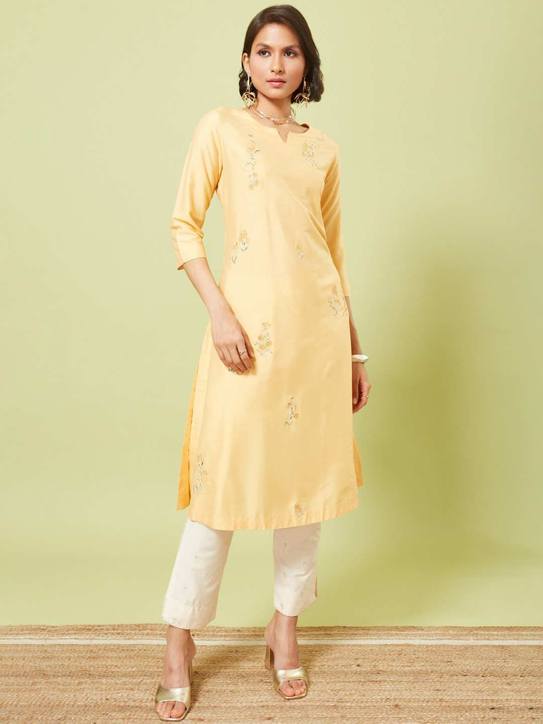

Marigold Lane Floral Embroidered Silk A-Line Kurta, Yellow