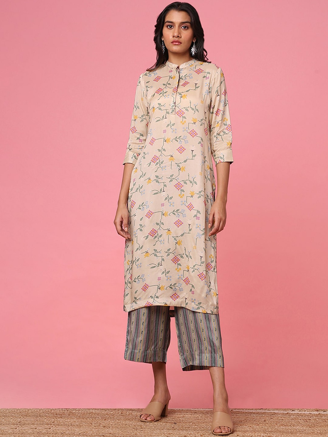 

Marigold Lane Floral Printed Mandarin Collar Straight Kurta, Beige