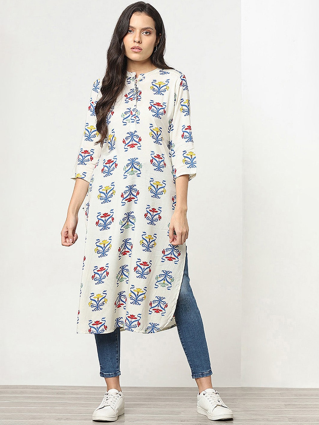 

Marigold Lane Floral Printed Mandarin Collar Flared Sleeves Kurta, White