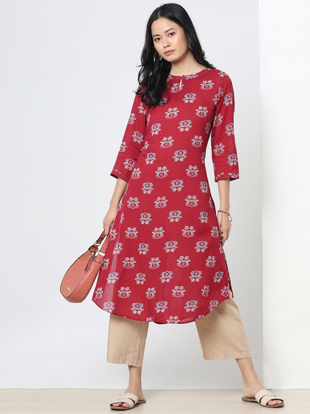 

Marigold Lane Keyhole Neck Quirky Printed Kurta, Maroon