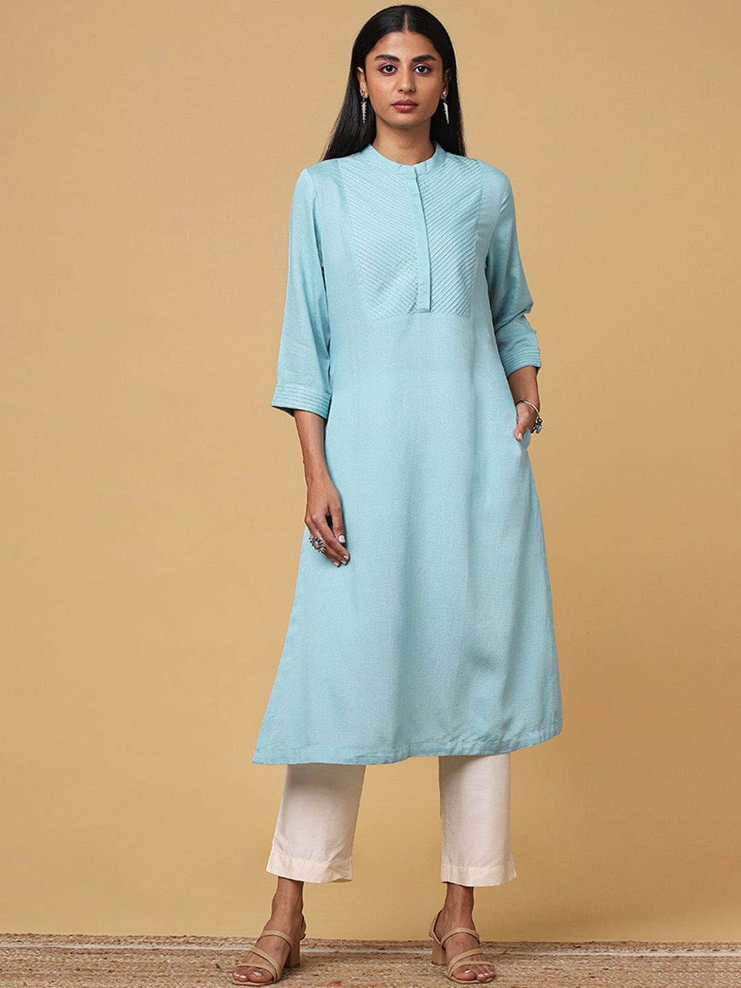 

Marigold Lane Band Neck Thread Work Kurta, Blue