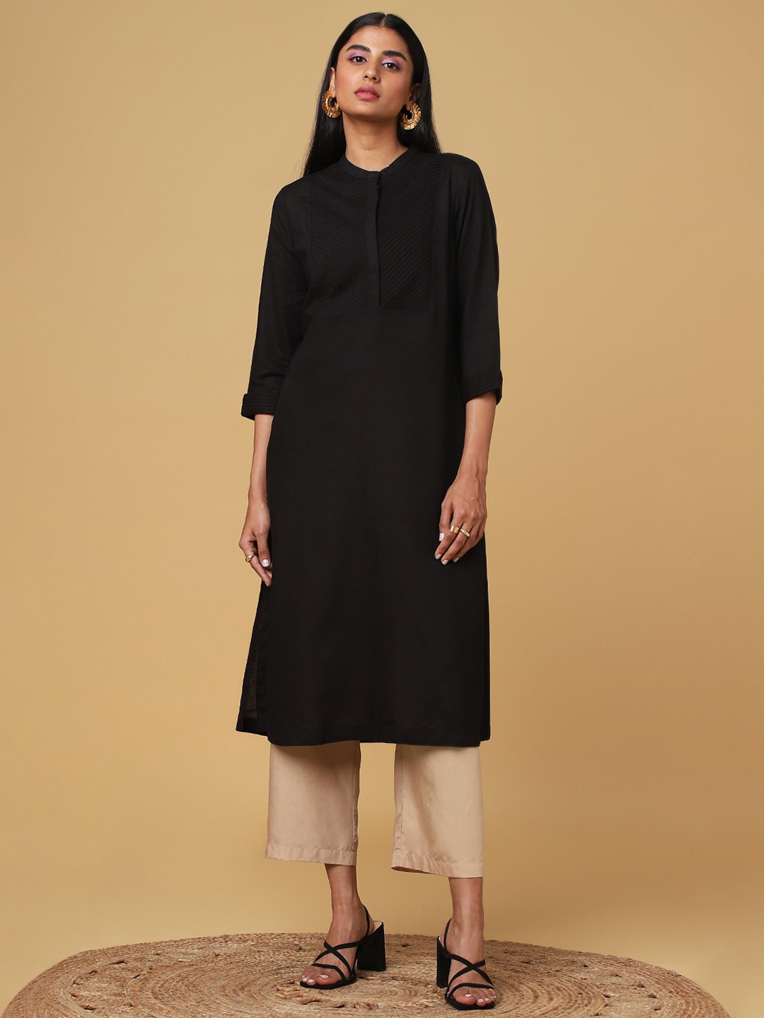 

Marigold Lane Mandarin Collar Roll-Up Sleeves Kurta, Black