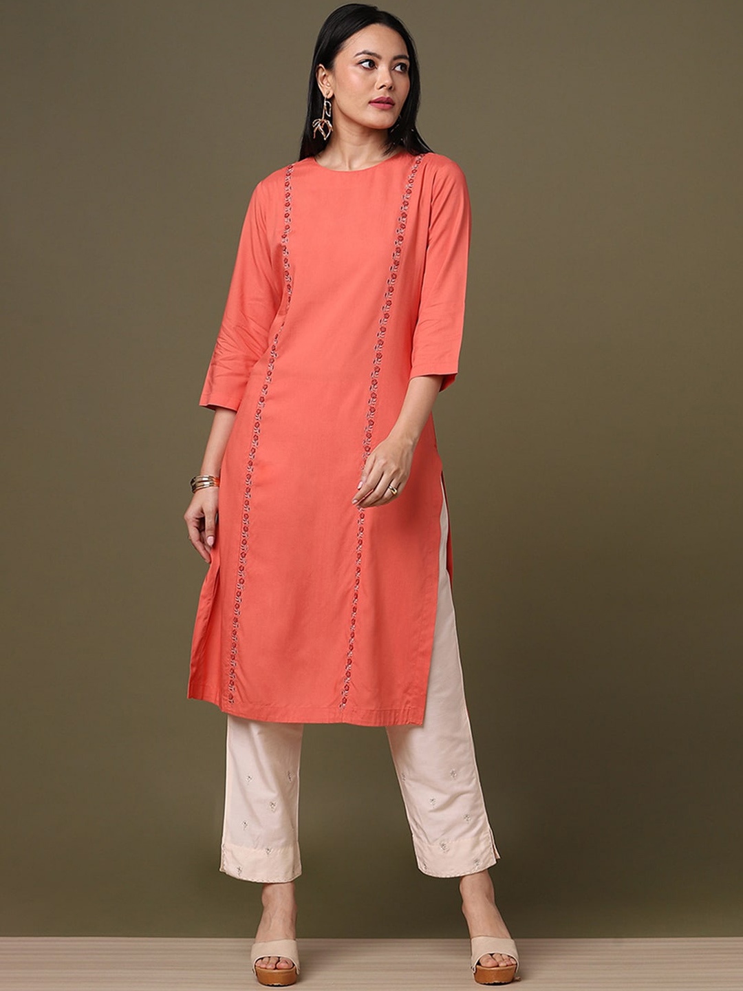 

Marigold Lane Embroidered Boat Neck Kurta, Peach