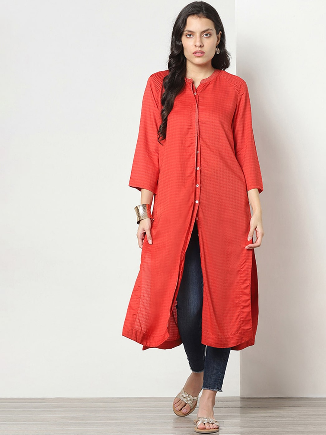

Marigold Lane Band Collar Thread Work Kurta, Red