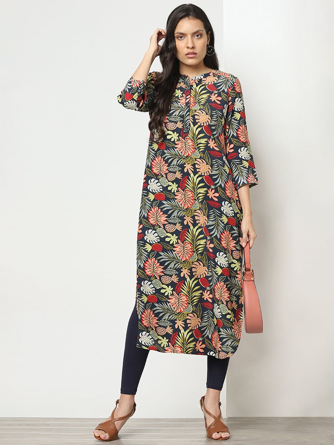 

Marigold Lane Floral Printed Mandarin Collar Straight Kurta, Black