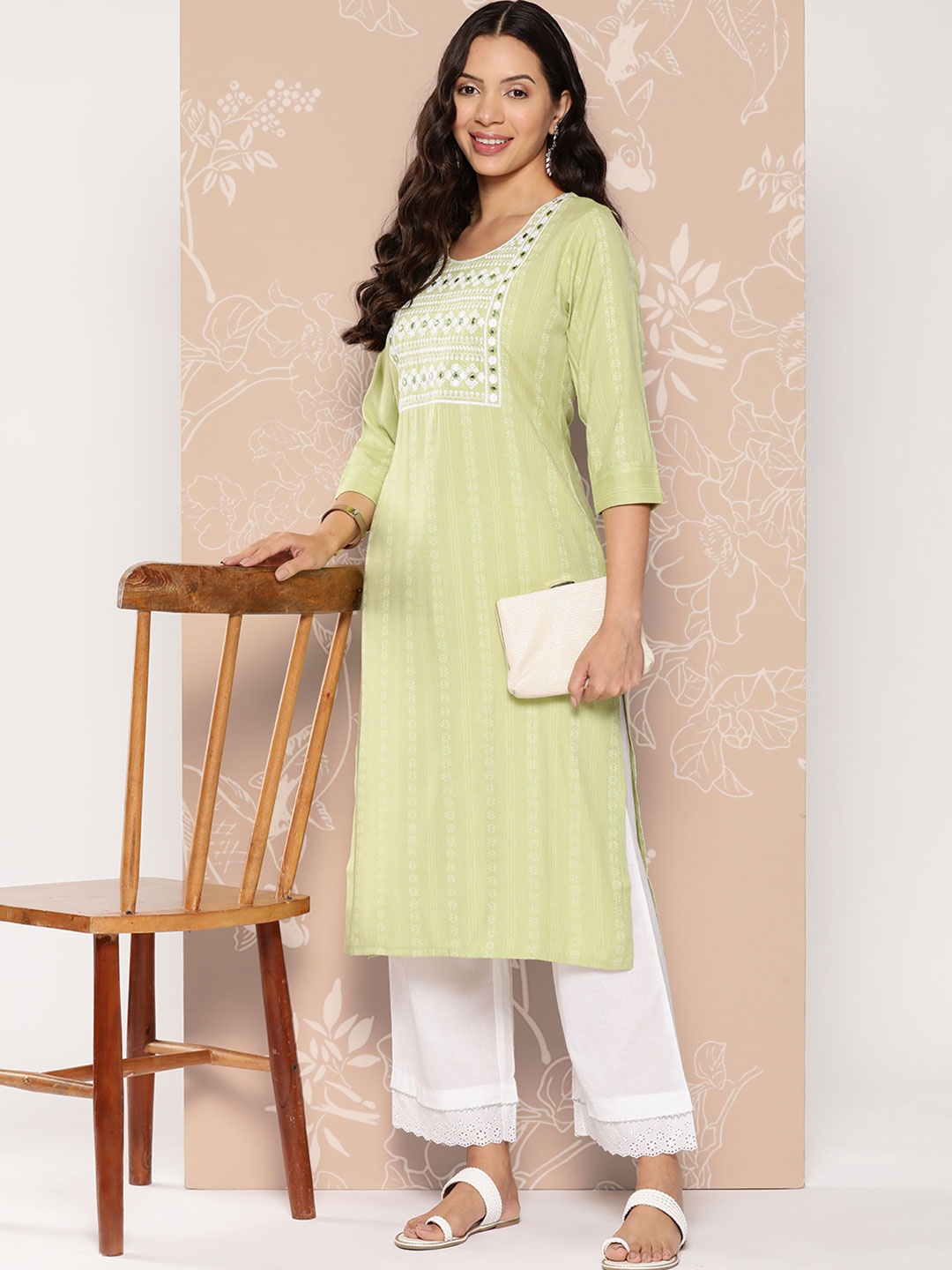 

ZOLA Floral Embroidered Mirror Work Kurta, Green