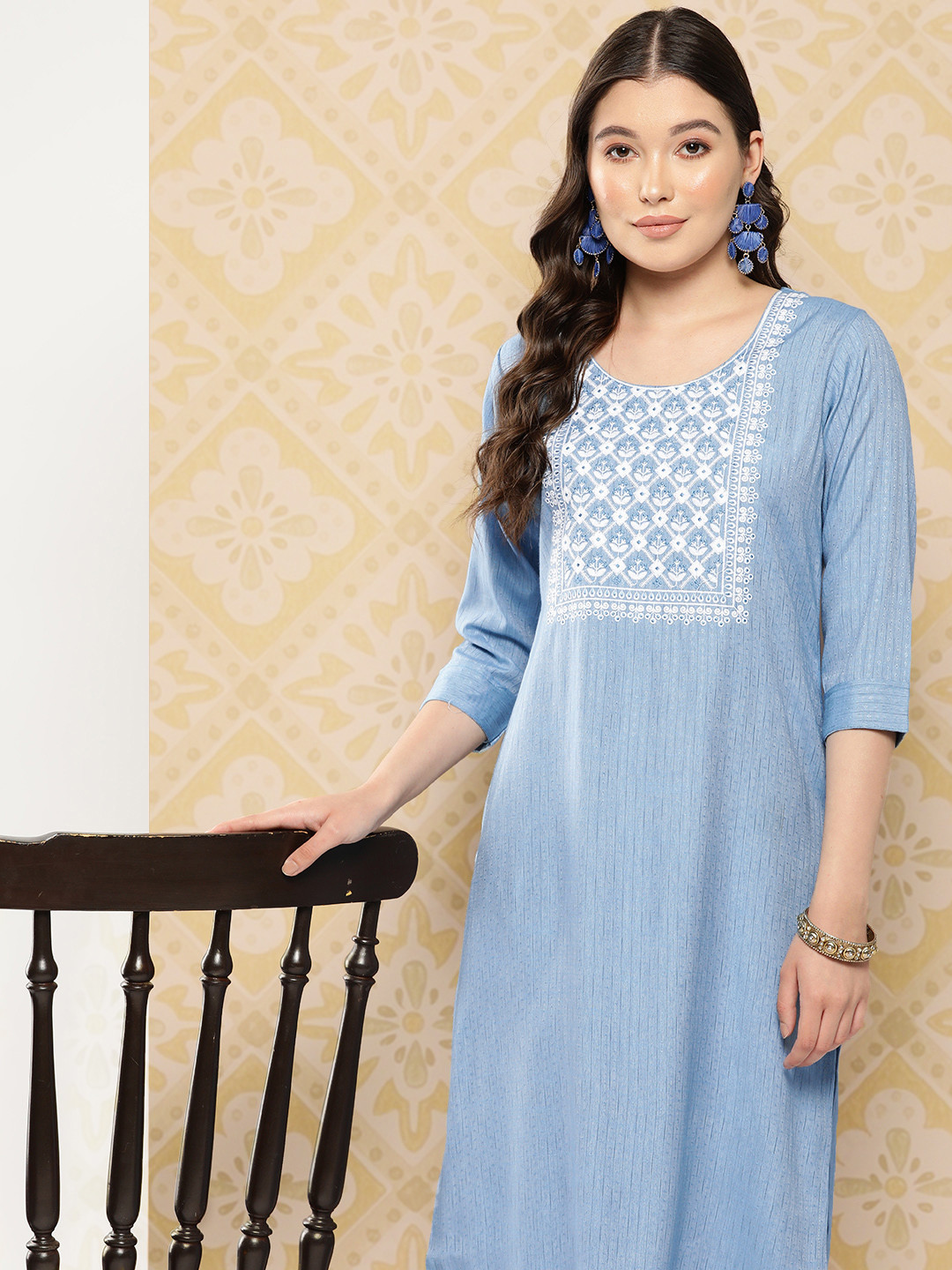

ZOLA Ethnic Motifs Embroidered Thread Work Kurta, Blue
